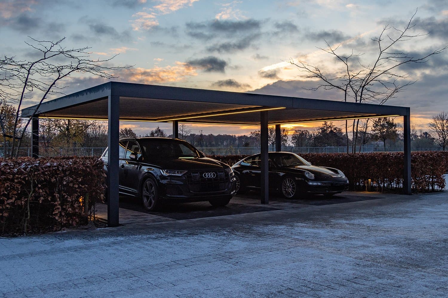 Aluminium-Carport mit klarer Linienführung — gefertigt in Polen, montiert in Deutschland