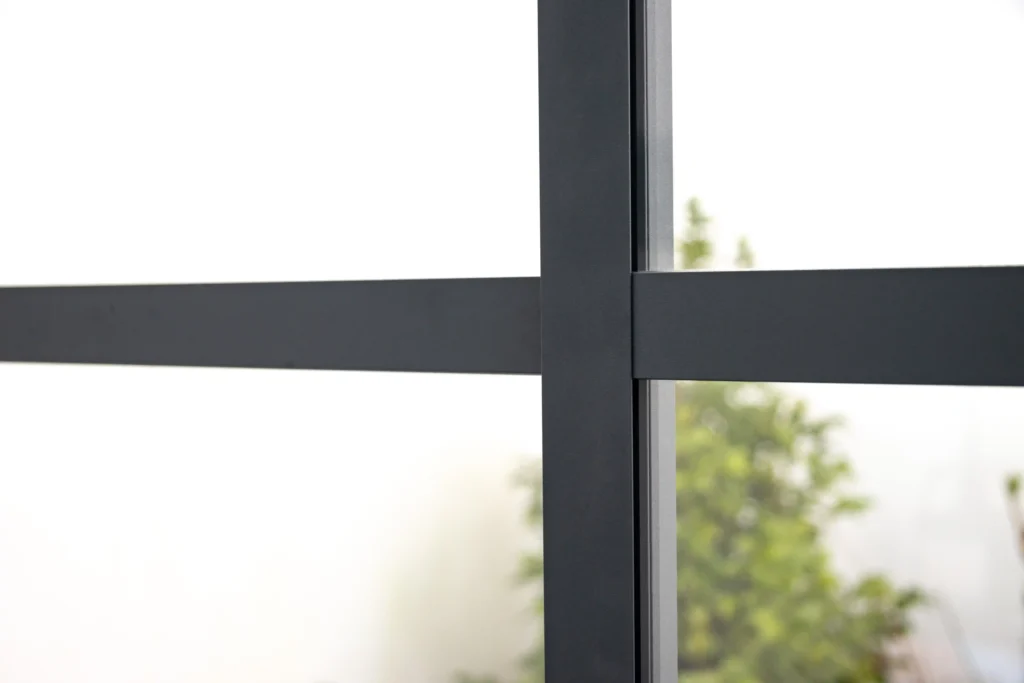 Topstyle mit beidseitiger Glas-Schiebewand — vom Terrassendach zum Quasi-Wintergarten