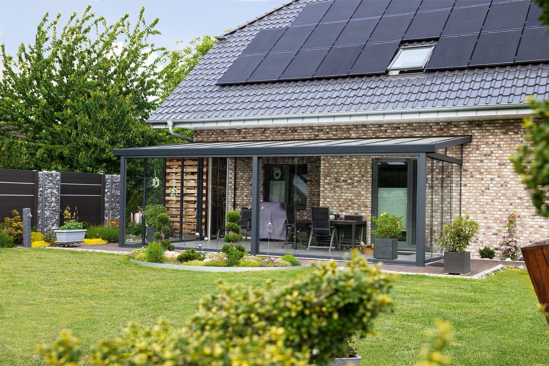 Trendstyle Terrassenüberdachung mit Panorama-Verglasung
